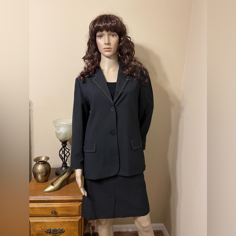 Lowered price. Black And Grey Suit. 14.  Vintage and in excellent condition